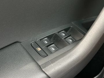 Car image 38