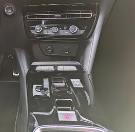 Car image 32