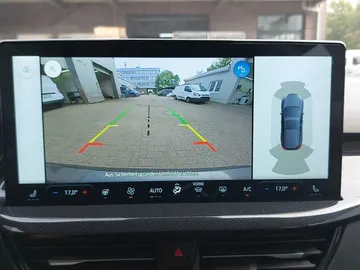 Car image 27