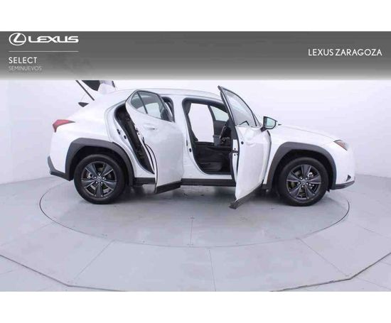 Lexus UX 250h 135 kW image number 26