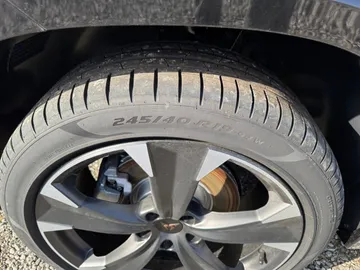 Car image 27