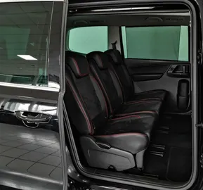 Car image 30