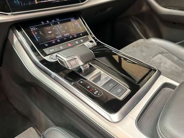 Car image 36