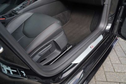 Car image 37