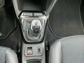 Car image 22