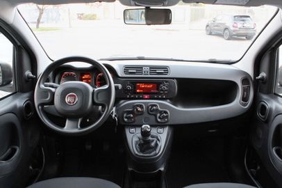 Car image 12