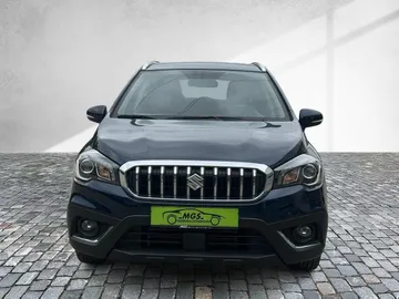 Car image 3