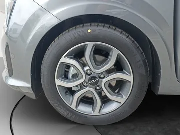Car image 20