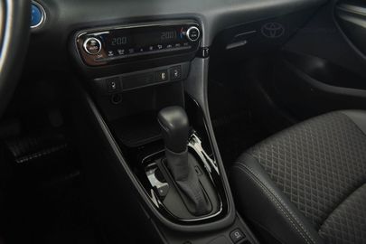 Car image 15