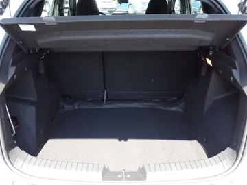Car image 30