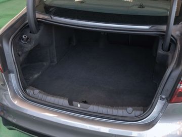 Car image 36