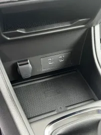 Car image 27