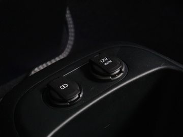 Car image 33