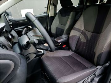 Car image 30