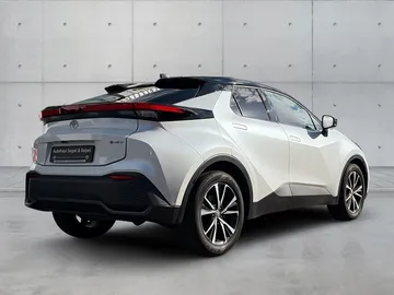 Car image 3