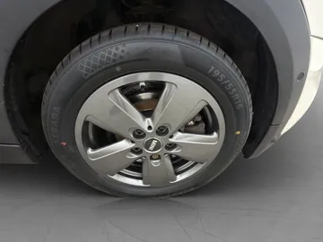Car image 31