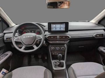 Car image 12