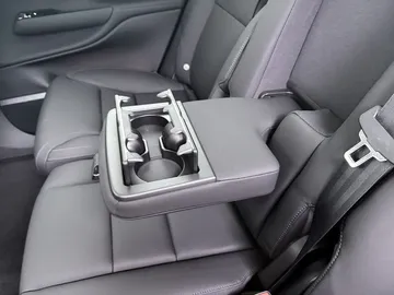 Car image 47