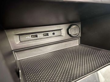 Car image 37