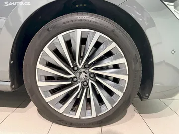 Car image 33