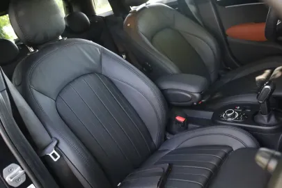 Car image 33