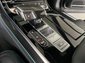 Car image 24