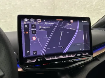 Car image 47