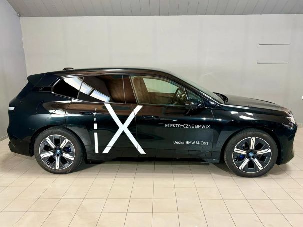 BMW iX xDrive40 240 kW image number 4