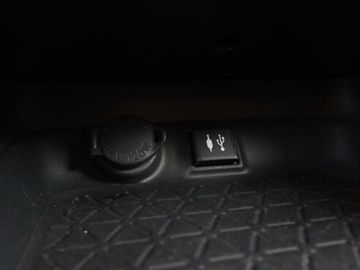 Car image 33