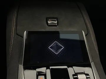 Car image 36