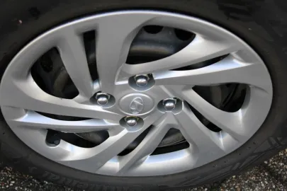 Car image 27