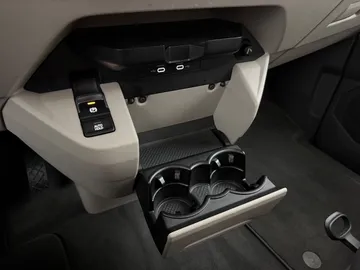 Car image 47
