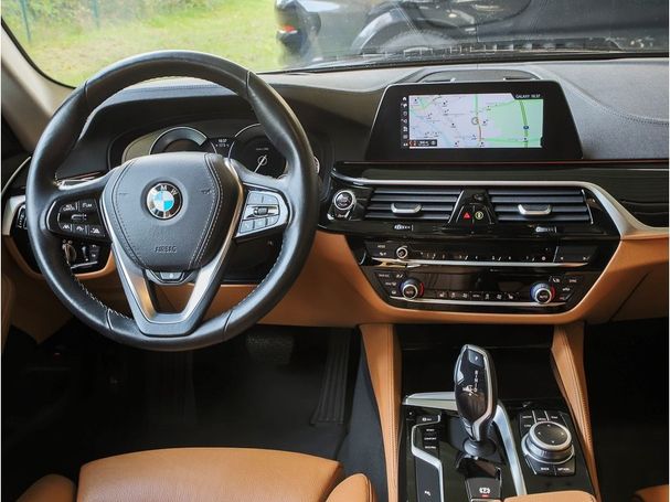 BMW 530i Touring 185 kW image number 14