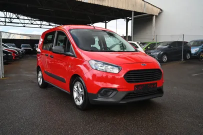 Car image 4