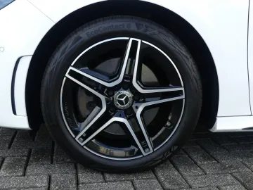 Car image 36