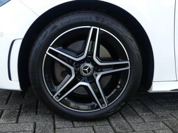 Car image 36