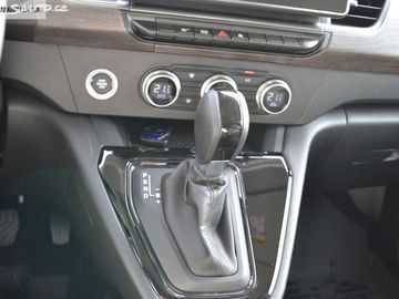 Car image 32