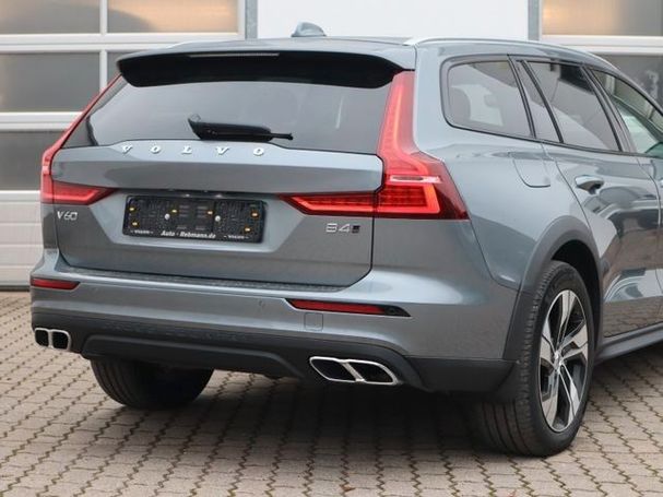 Volvo V60 Cross Country B4 Pro AWD 145 kW image number 4