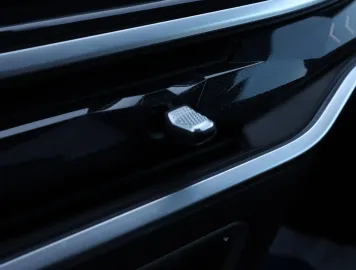 Car image 45