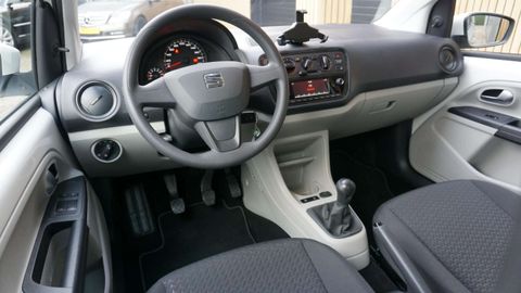 Car image 9