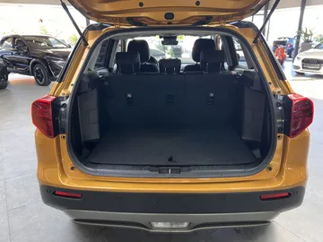 Car image 26