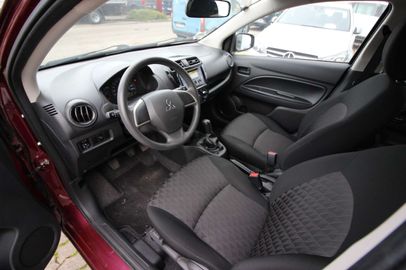 Car image 11