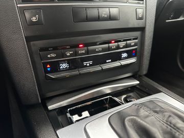 Car image 38