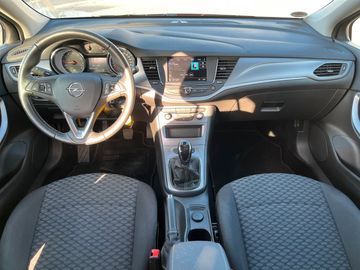 Car image 9