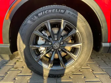 Car image 35