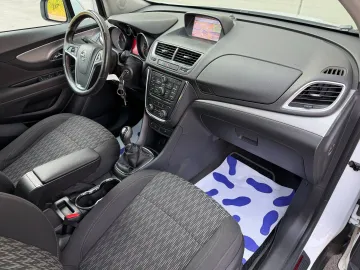 Car image 24