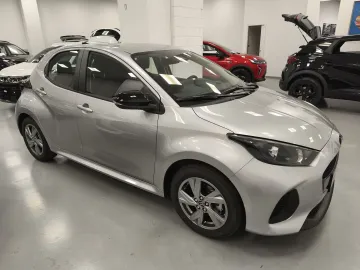 Car image 2