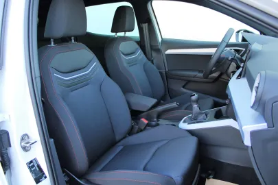 Car image 27