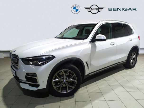 BMW X5 xDrive 195 kW image number 1