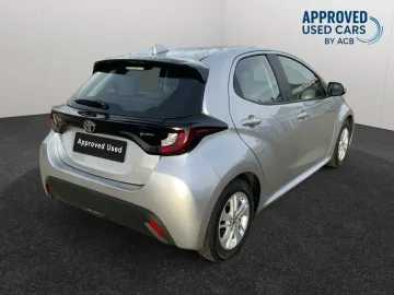 Car image 4